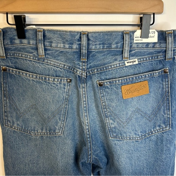 *NWT* Wrangler Sunset Mid-Rise Straight-Leg Jeans in Baby Blue, Size 29x29 - Picture 10 of 16